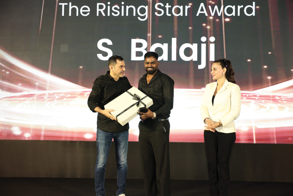 employee award founder+ameesha